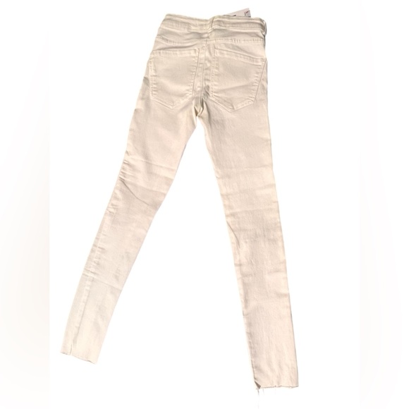 Zara Trafaluc White High-Rise Distressed Jeggings - Size 32 (Fits XS/0) - Picture 2 of 3